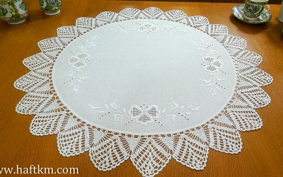 Piękna serweta z motywem kwiatowym