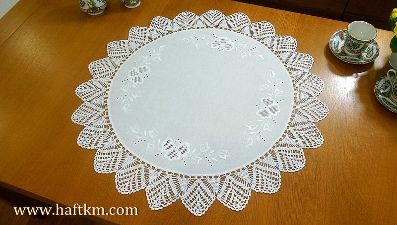 Piękna serweta z motywem kwiatowym