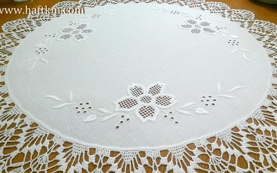 Ekskluzywna serweta z motywem kwiatowym