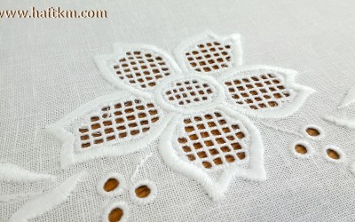 Ekskluzywna serweta z motywem kwiatowym