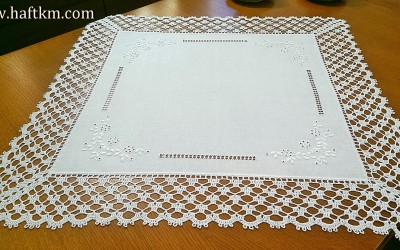 Piękna serweta, haft angielski.