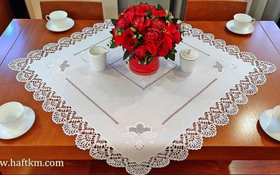 Ręcznie haftwana serweta 