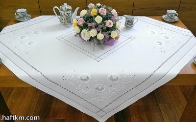 Ekskluzywna serweta ręcznie haftowana  