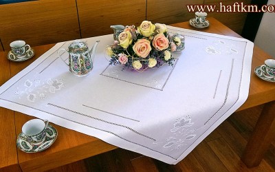 Ekskluzywna serweta ręcznie haftowana  " Kwiat lotosu "