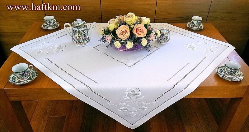 Ekskluzywna serweta ręcznie haftowana  " Kwiat lotosu "