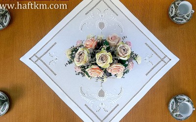 Ekskluzywna serweta ręcznie haftowana  " Kwitnący tulipan "