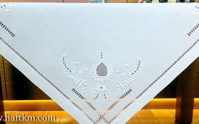 Ekskluzywna serweta ręcznie haftowana  " Kwitnący tulipan "