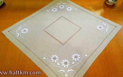 Piękna serweta, haft makowski " Margaretki  "