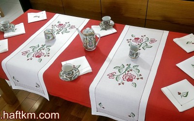 Piękny obrus " Róże"