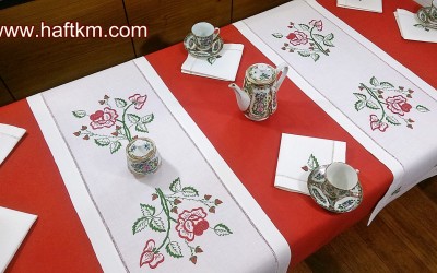 Piękny obrus " Róże"