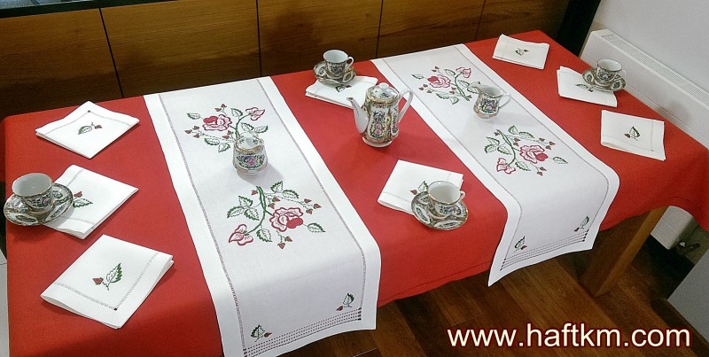 Piękny obrus " Róże"