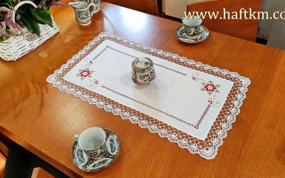 Przepiękny bieżnik z motywem bożonarodzeniowym.