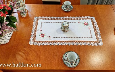 Przepiękny bieżnik z motywem bożonarodzeniowym.