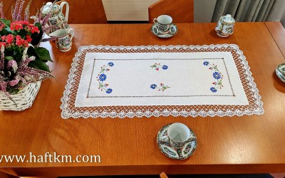 Uroczy bieżnik z motywem kaszubskim.