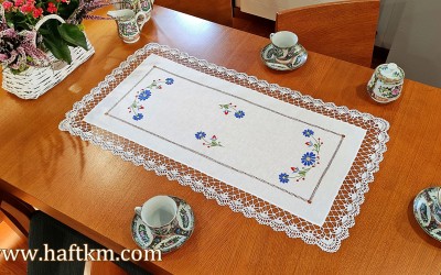 Uroczy bieżnik z motywem kaszubskim.