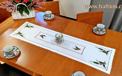 Elegancki  bieżnik świąteczny  " Ostrokrzew "