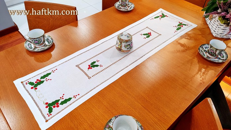 Elegancki  bieżnik świąteczny  " Ostrokrzew "