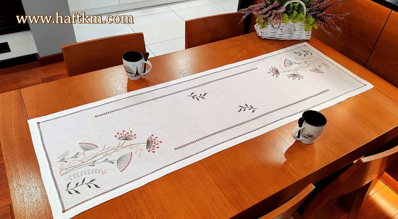 Przepiękny, ręcznie haftowany bieżnik  " Modern "