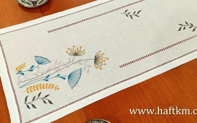 Przepiękny, ręcznie haftowany bieżnik " Modern "