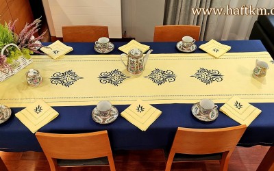 Wyjątkowy, ręcznie haftowany obrus lniany.