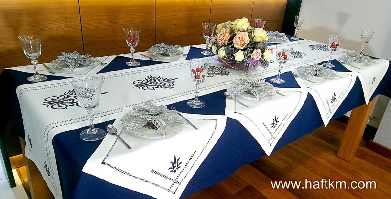  Luksusowy, ręcznie haftowany obrus lniany.