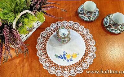 Ręcznie haftowana serweta "  Niezapominajki "