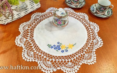 Ręcznie haftowana serweta "  Niezapominajki "