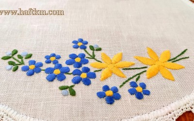 Ręcznie haftowana serweta "  Niezapominajki "