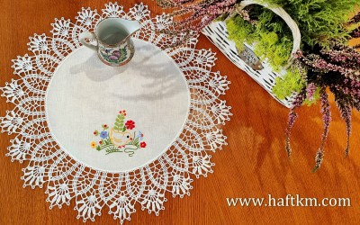 Ręcznie haftowana serweta  