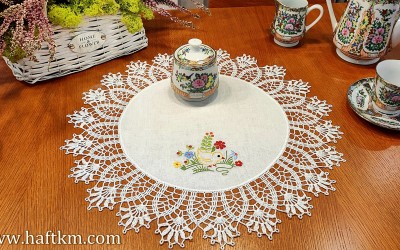 Ręcznie haftowana serweta  " Kurczaczek wielkanocny  "