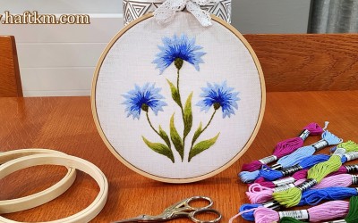 Obraz ręcznie haftowany " Chabry"