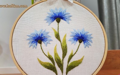 Obraz ręcznie haftowany " Chabry"