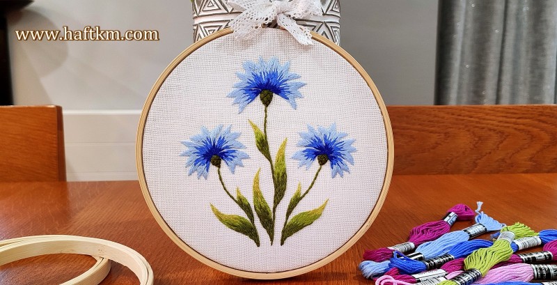 Obraz ręcznie haftowany " Chabry"