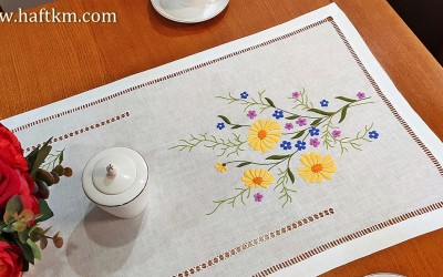 Ręcznie haftowany bieżnik  " Wiosna "