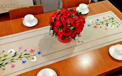 Ekskluzywny bieżnik, haft cieniowany. 