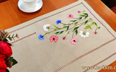 Ekskluzywny bieżnik, haft cieniowany. " Natura "