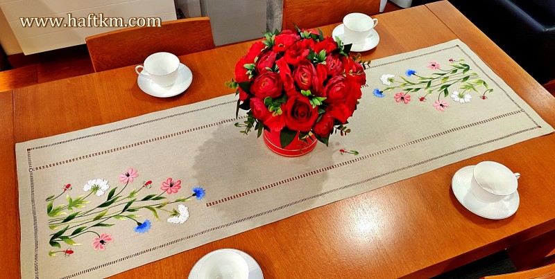 Ekskluzywny bieżnik, haft cieniowany. " Natura "