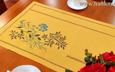 Przepiękny, ręcznie haftowany bieżnik  " Modern "