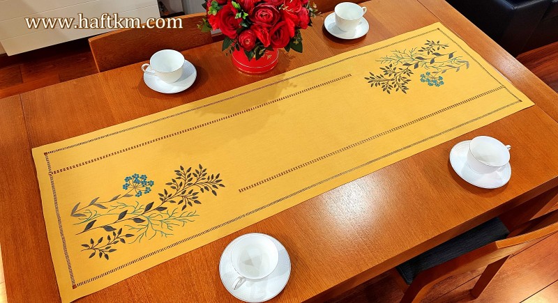 Przepiękny, ręcznie haftowany bieżnik  " Modern "