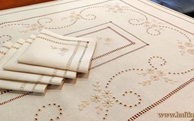 Obrus "Magia angielskiego haftu"