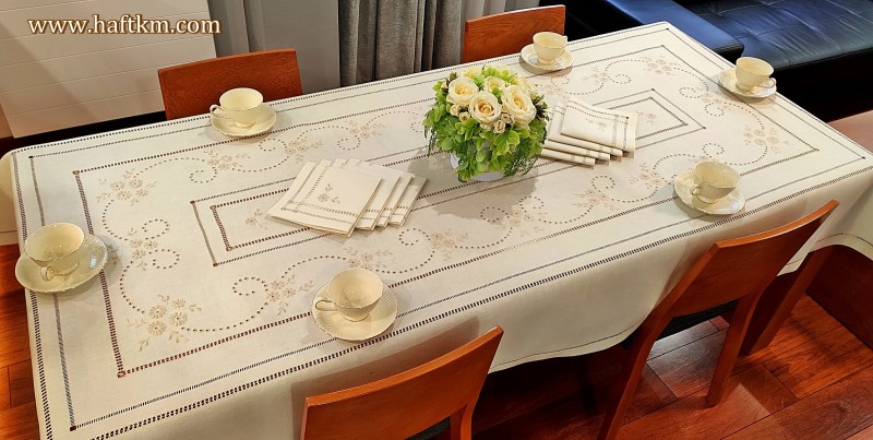 Obrus "Magia angielskiego haftu"