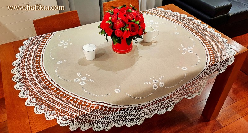 Obrus lniany "Magia haftu angielskiego"