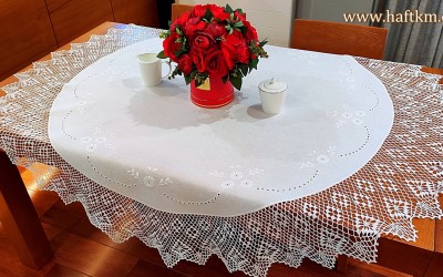 Obrus lniany "Magia haftu angielskiego"