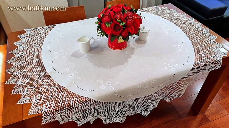 Obrus lniany "Magia haftu angielskiego"