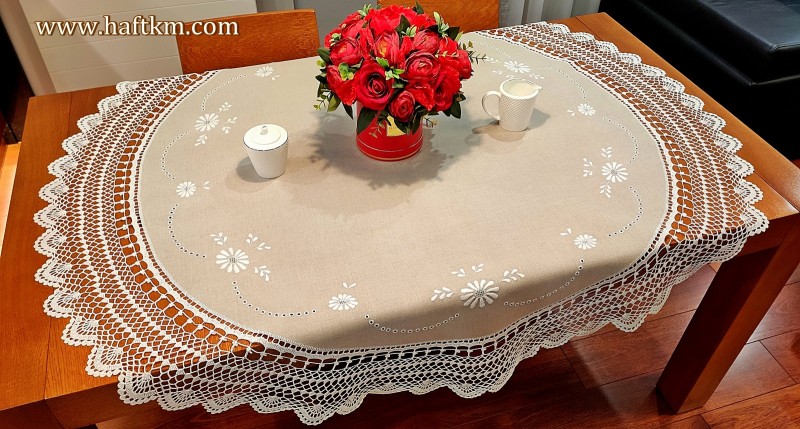 Obrus z koronką szydełkową " Margaretki "