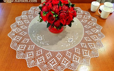 Tradycyjny obrus "Różyczki toledo"