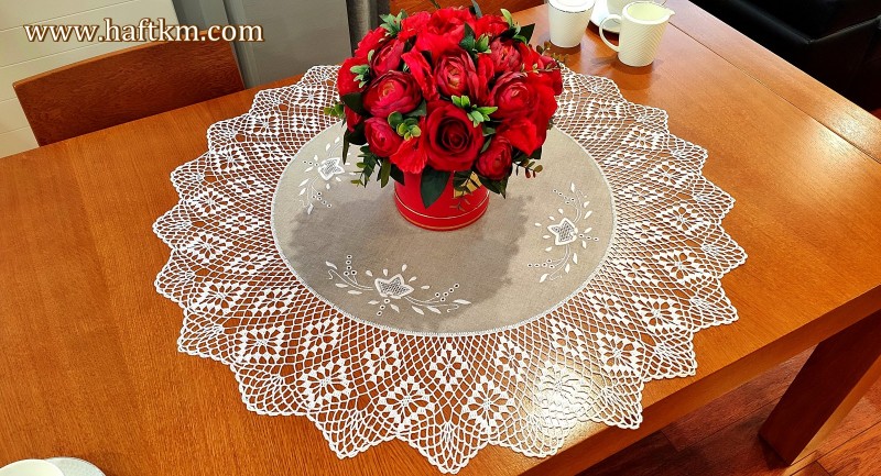 Tradycyjny obrus "Różyczki toledo"