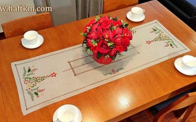 Piekny bieżnik świąteczny " Choinka listki "