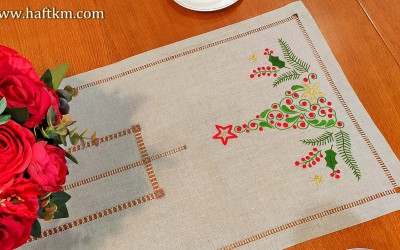 Piekny bieżnik świąteczny " Choinka listki "