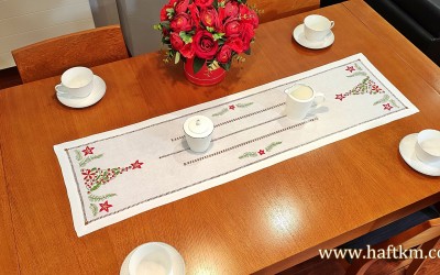 Piekny bieżnik świąteczny " Choinka listki "